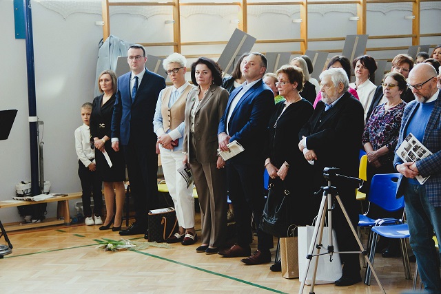 Uroczystość nadania Szkole Podstawowej w Sękowej imienia i sztandaru