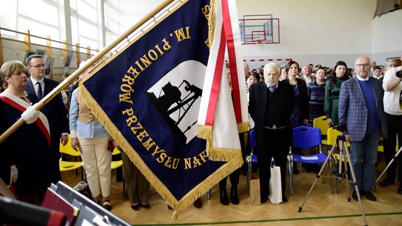 Uroczystość nadania Szkole Podstawowej w Sękowej imienia i sztandaru