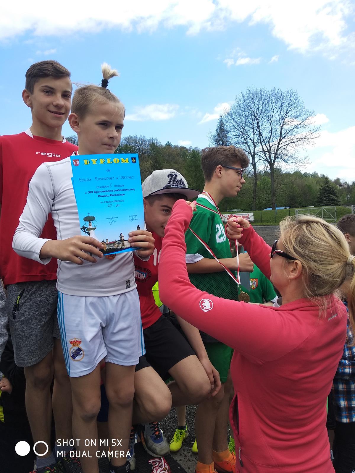 Złoty medal na powiatowym czwórboju lekkoatletycznym