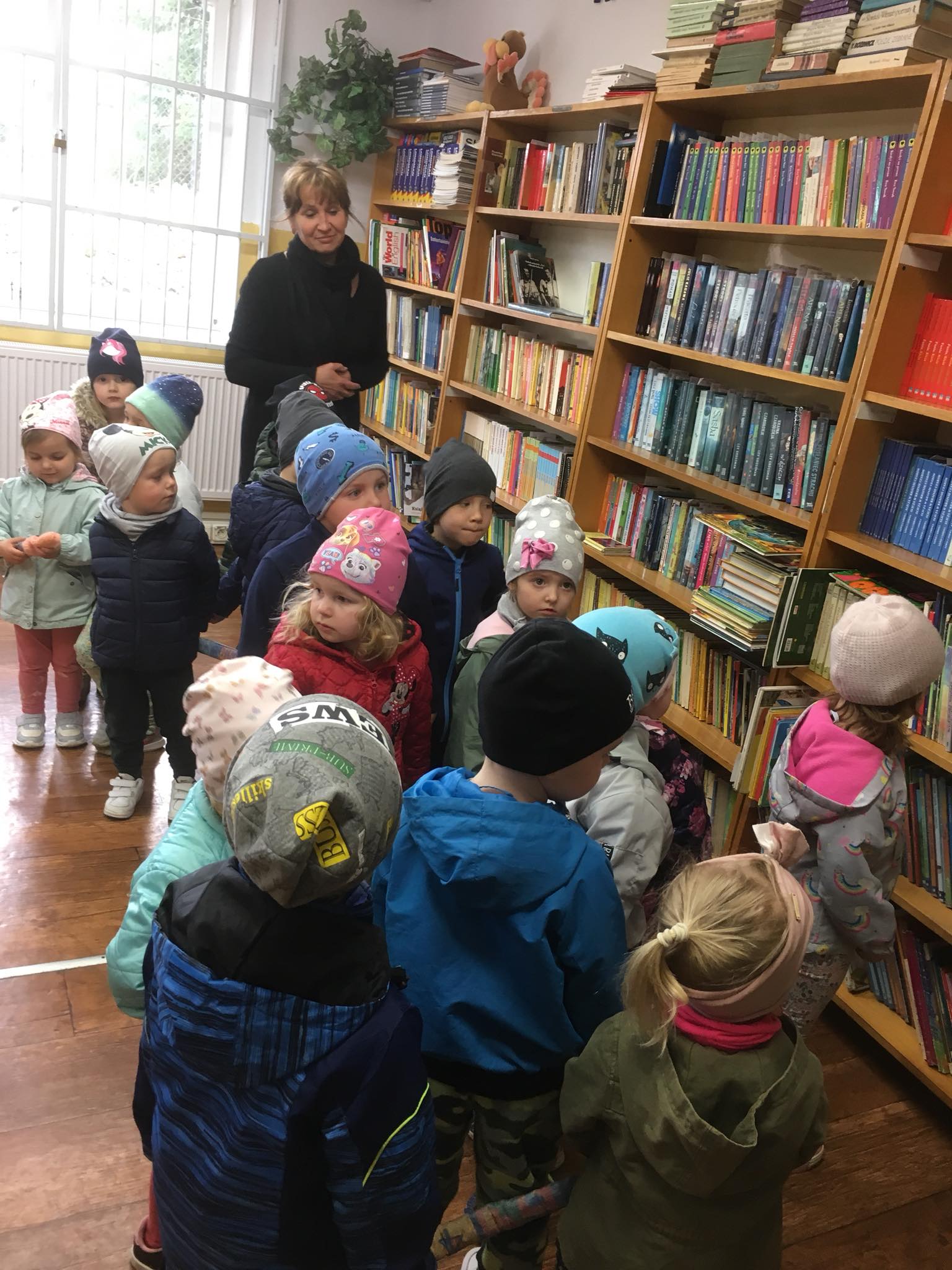 Wizyta w szkolnej bibliotece.