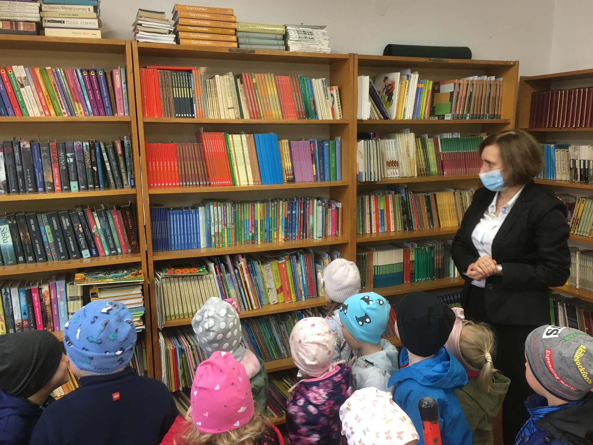 Wizyta w szkolnej bibliotece.