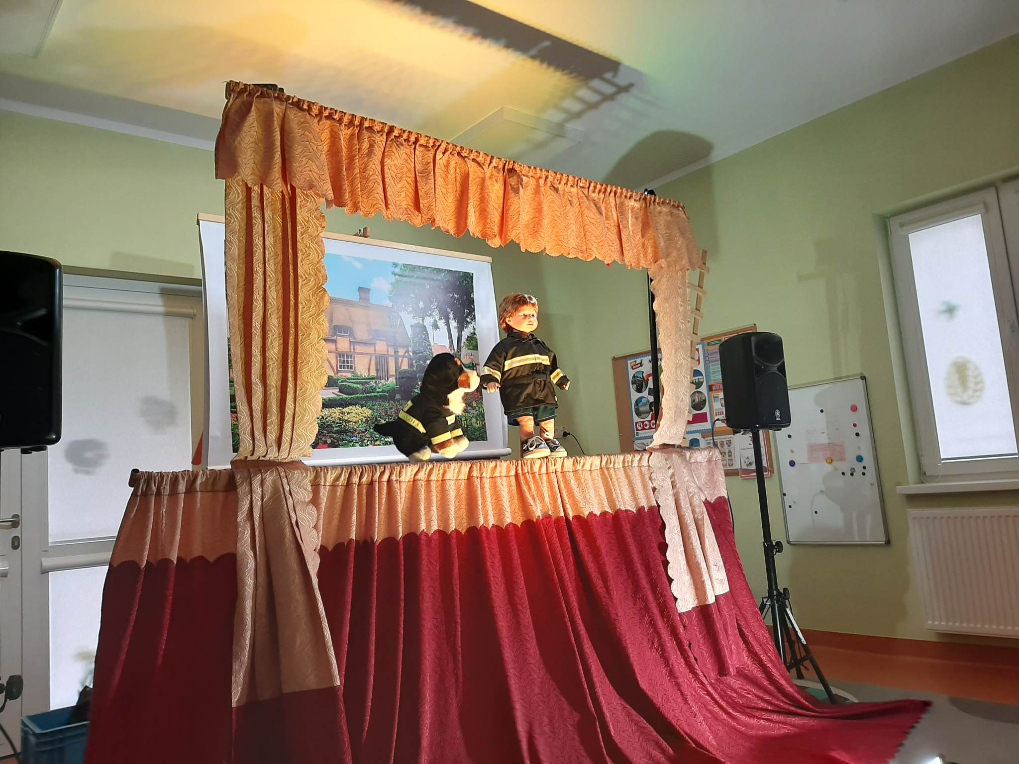 Teatrzyk pt. ,,O Maciusiu, który marzył by w pożarnej służyć straży